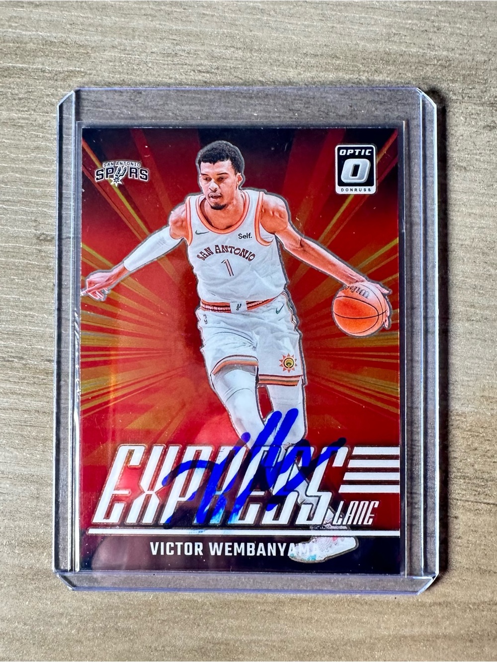 Victor Wembanyama Signed Rookie 2024/25 Panini #19. Autograph. San Antonio Spurs